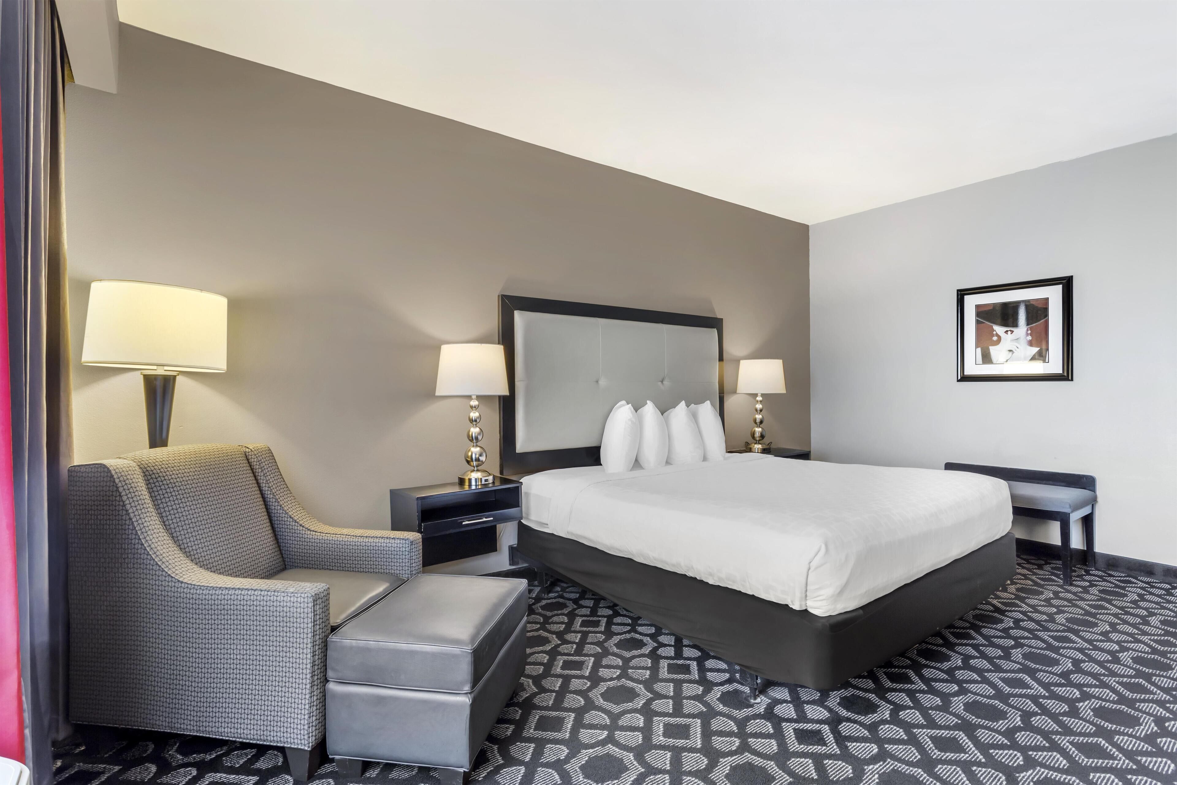 Ropa de cama de alta calidad, caja fuerte, escritorio