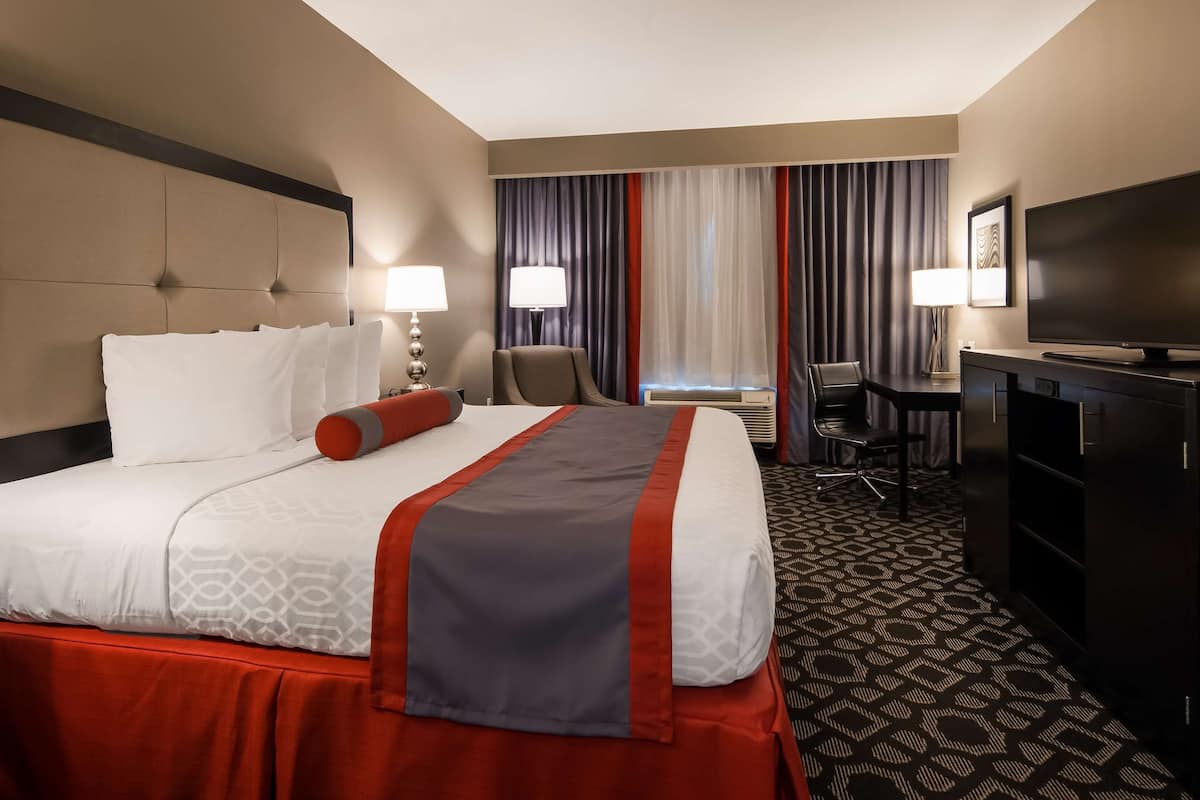 premium bedding, in-room safe, desk, iron/ironing board