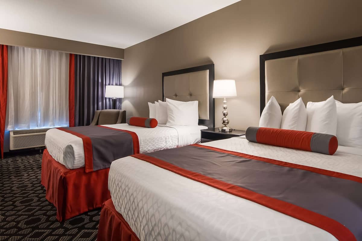 Premium bedding, in-room safe, desk, iron/ironing board