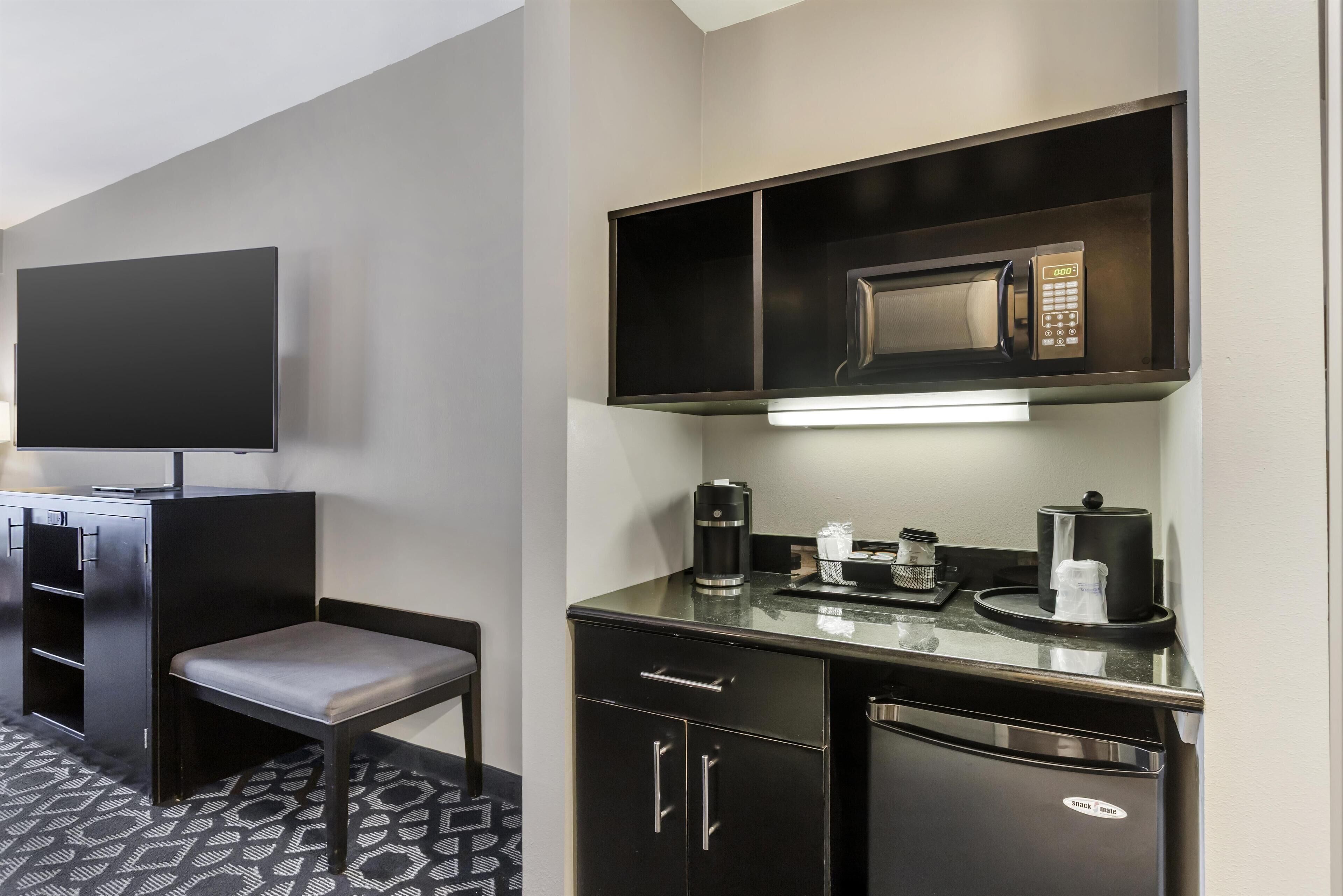 Habitación estándar, 1 cama de matrimonio grande, no fumadores | Ropa de cama de alta calidad, caja fuerte, escritorio