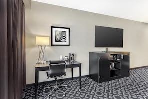 Standard Room, 1 King Bed, Non Smoking (Shower Only;Larger Room) | Premium bedding, in-room safe, desk, iron/ironing board - Best Western Plus Laredo Inn & Suites (Laredo)