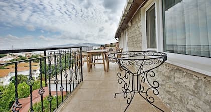 Büyükada Apart Hotel - Karadağ Apart