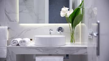 Suite | Living area | Flat-screen TV