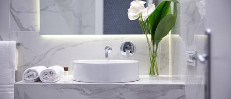 Suite | Ruang tamu | TV skrin rata