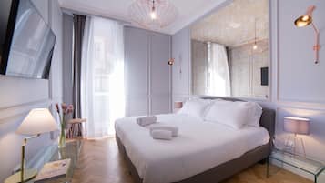Suite | 1 bedroom, premium bedding, in-room safe, blackout drapes
