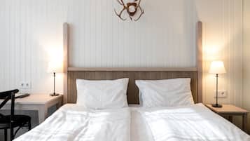 Standard Double Room, 1 Double Bed | In-room safe, desk, soundproofing, iron/ironing board
