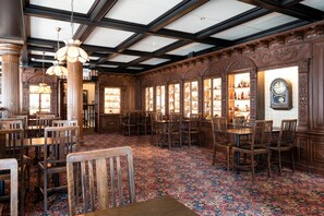 朝食 (テイクアウト)、毎日提供 (無料)