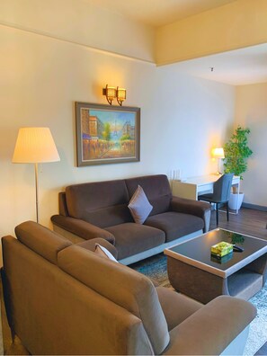 Lägenhet - 2 sovrum | Vardagsrum | Platt-tv