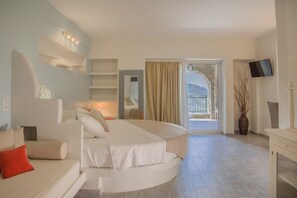 Honeymoon Studio Suite, Sea View | Premium bedding, pillowtop beds, in-room safe, individually decorated - Aegean Castle Andros - Adults Only (Andros)