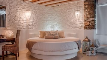 Deluxe Honeymoon Suite with Sea View