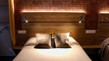Triple Room | Desk, blackout drapes, soundproofing, free WiFi