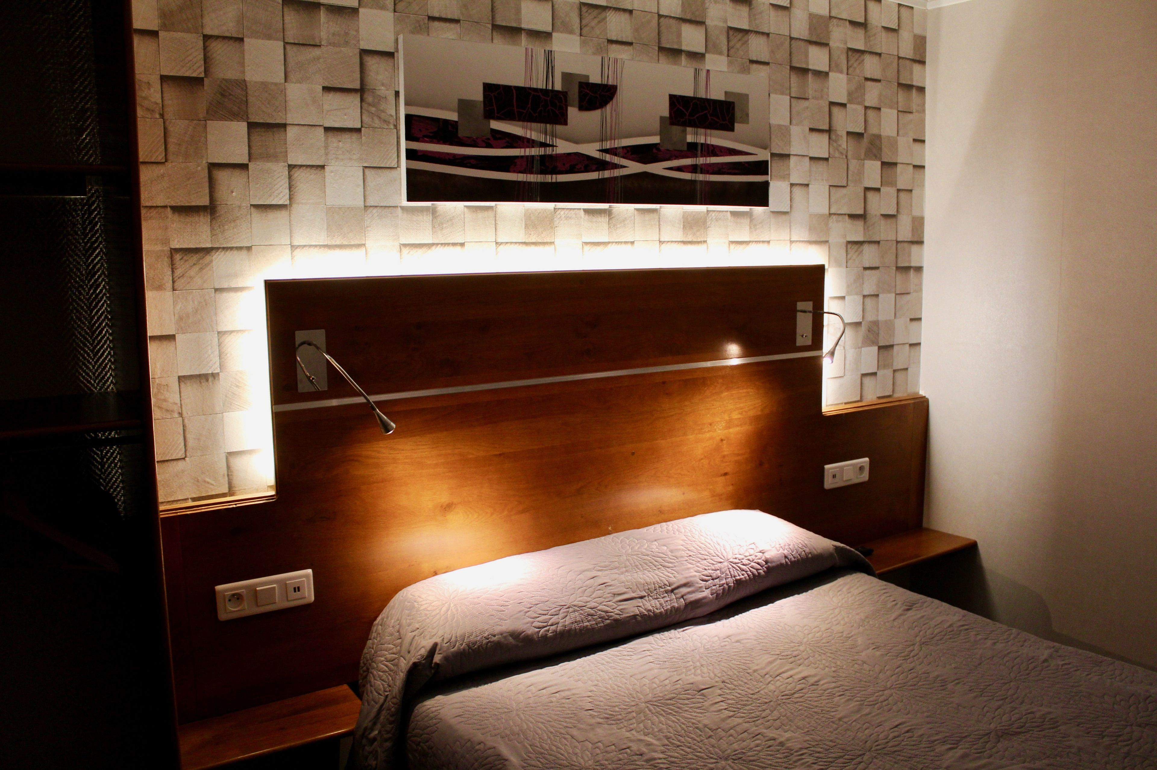 double room | desk, blackout curtains, soundproofing, free wifi