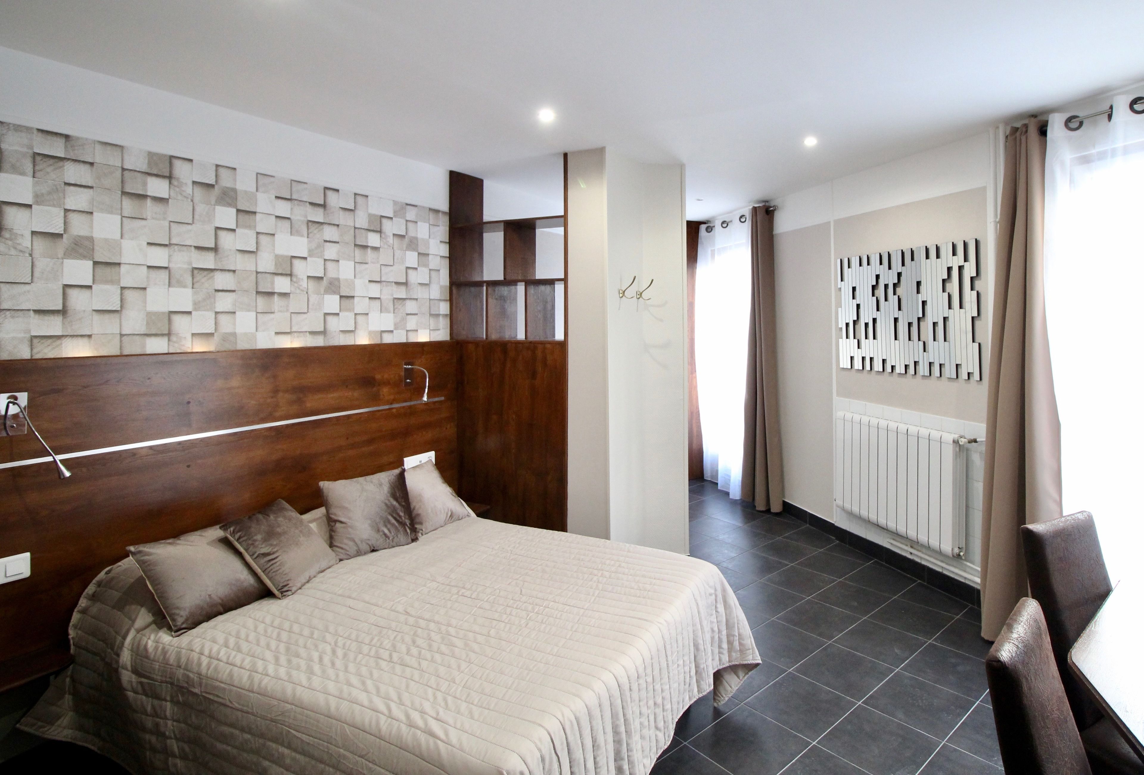 double room | desk, blackout curtains, soundproofing, free wifi