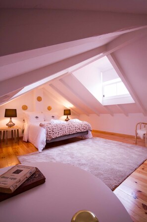 Royal Apartment, Kitchenette | Living area | LCD TV - Imperium Lisbon Village (Lisbon)