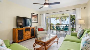 Villa, 1 Bedroom, Kitchen (25) | Living area | Flat-screen TV