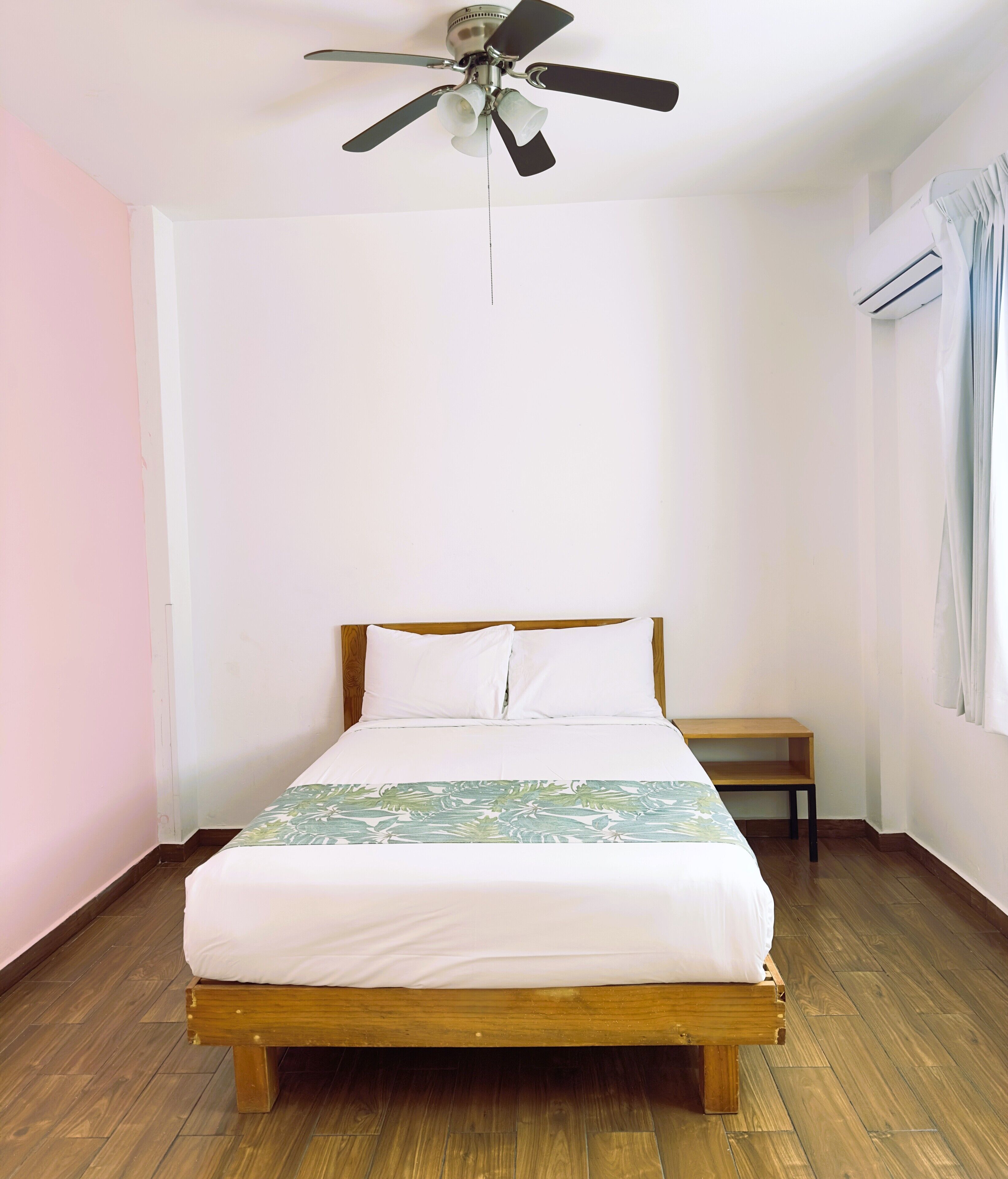 Chambre économique | Literie de qualité, couette en duvet, décor unique, ameublement unique