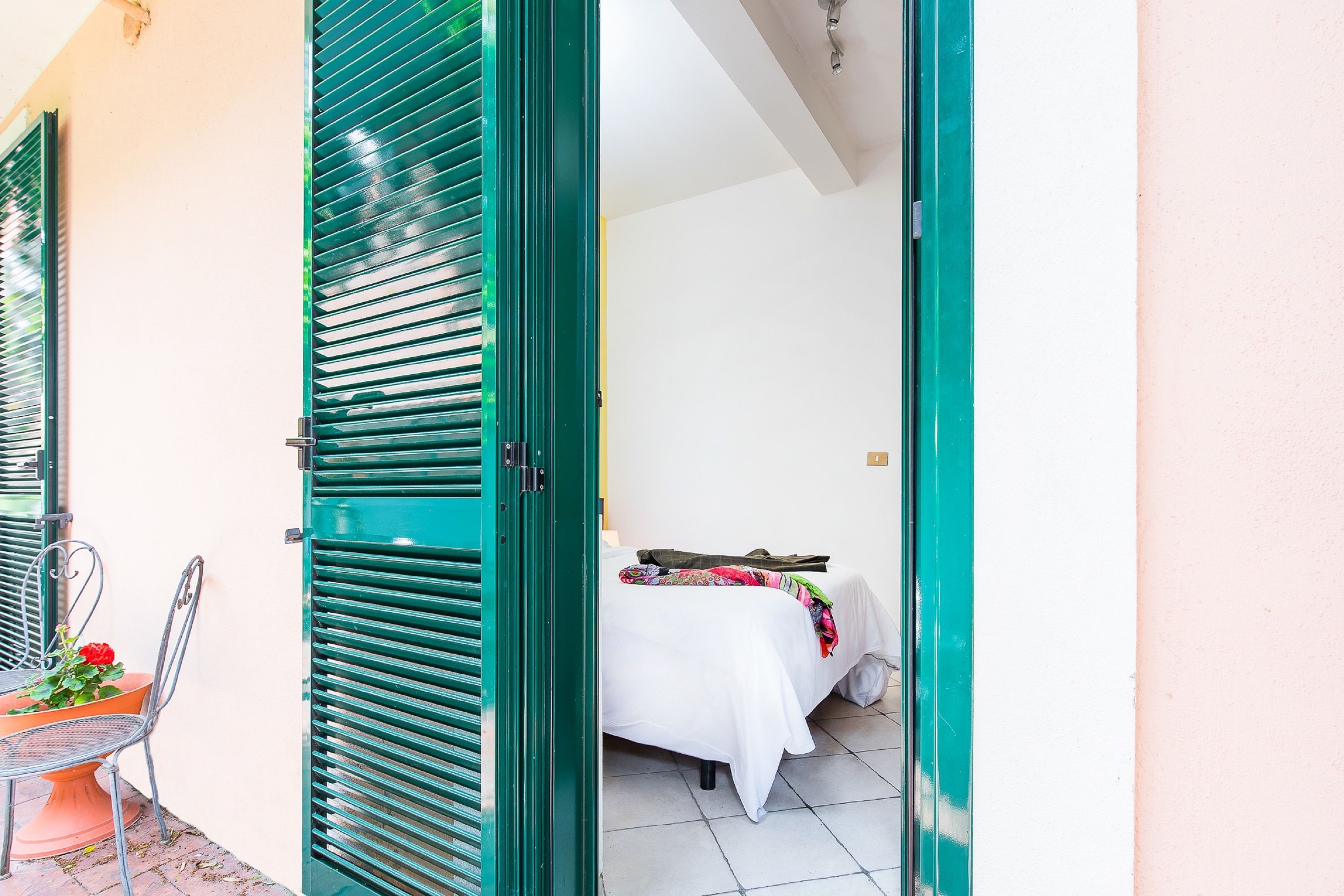 comfort double or twin room | premium bedding, down duvets, desk, bed sheets