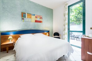 Premium bedding, down duvets, desk, free WiFi - Hotel La Villetta (Fiumicino)