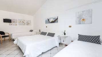 Classic Quadruple Room, Non Smoking, Ensuite | Premium bedding, down comforters, desk, free WiFi
