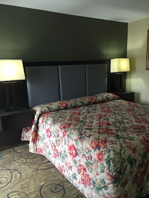 Premium Room, 1 King Bed | Desk, iron/ironing board, free WiFi