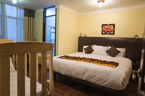 Habitación doble, 1 cama doble | Caja fuerte y wifi gratis