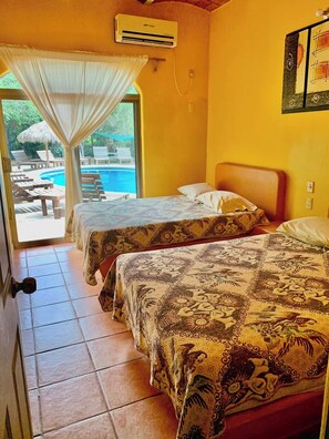 Premium bedding, in-room safe, individually decorated - Manglar Pacific (Los Ayala)