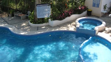 Utomhuspool