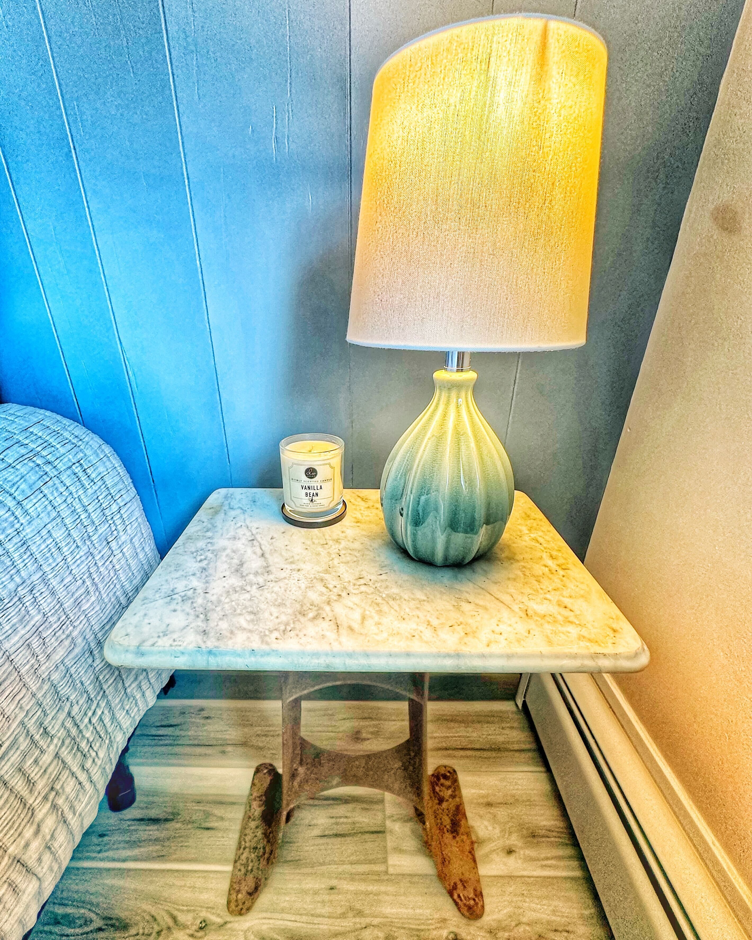 Habitación, 1 cama King size | Decoración personalizada, muebles diferentes y wifi gratis 