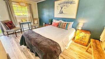 Room | Individually decorated, individually furnished, free WiFi, bed sheets