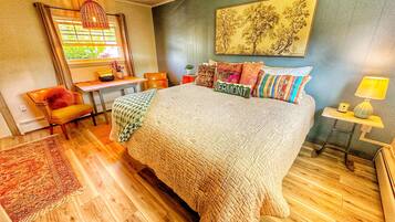 Room, 1 King Bed | Individually decorated, individually furnished, free WiFi, bed sheets