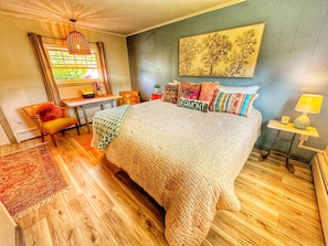Habitación, 1 cama de matrimonio grande | Decoración individual, mobiliario individual, wifi gratis y ropa de cama