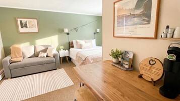 Comfort Room | Individually decorated, individually furnished, free WiFi, bed sheets