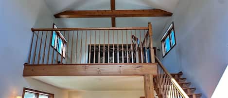 Signature Suite, Kitchen, Mountain View | Living area