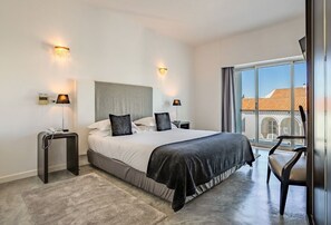 Double Room Single Use, Garden View | 1 bedroom, desk, laptop workspace, blackout curtains