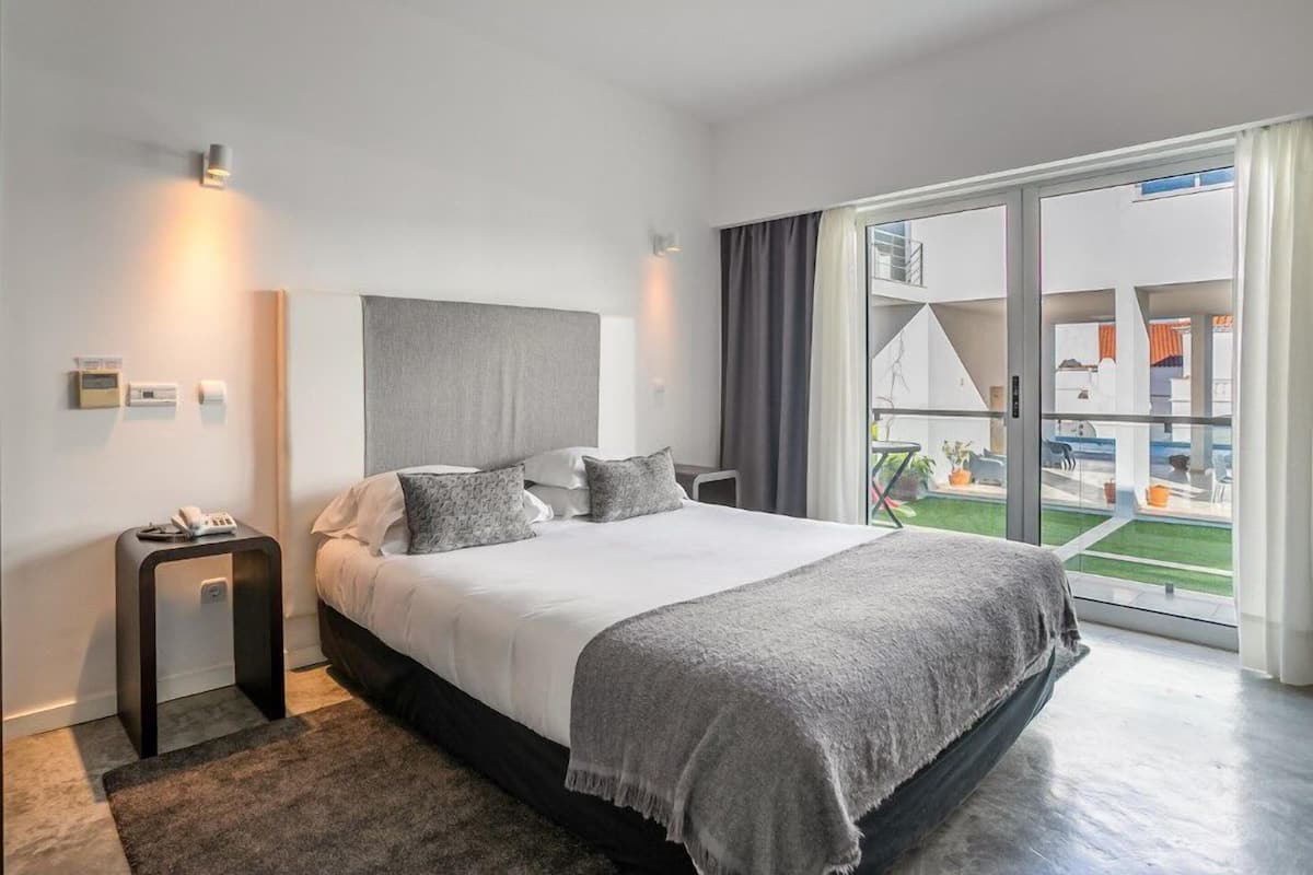Basic Double or Twin Room, Garden View | Pemandangan halaman dalam