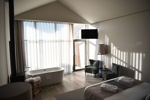 Chambre Double Deluxe, 1 très grand lit | Décoration personnalisée, ameublement personnalisé, bureau