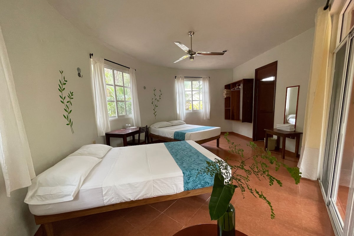 Kamar Standar | Meja kerja, Wi-Fi gratis, dan seprai linen