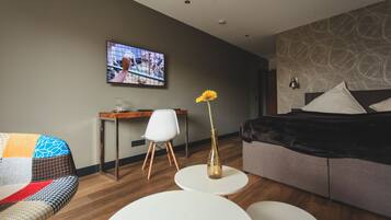 Superior-Zimmer, Balkon | Wohnzimmer | LED-Fernseher