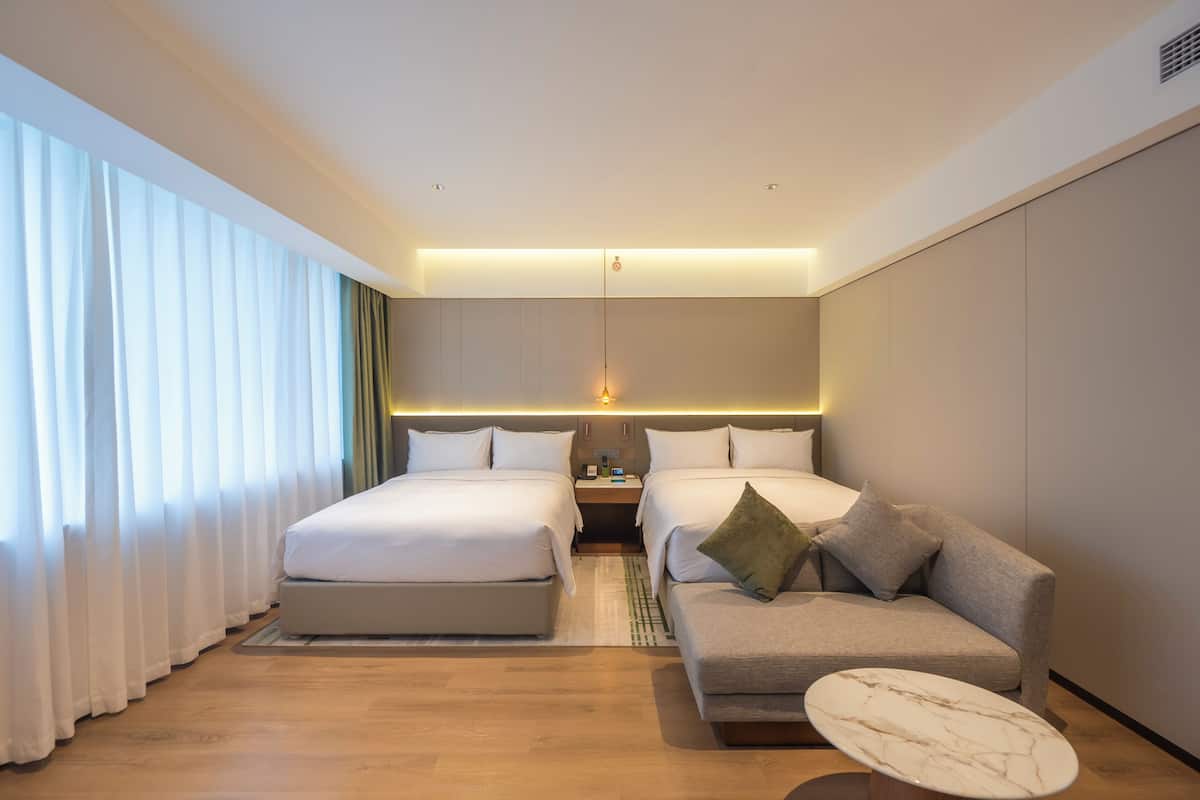 Habitación, 2 camas Queen size | Ropa de cama de alta calidad y edredón