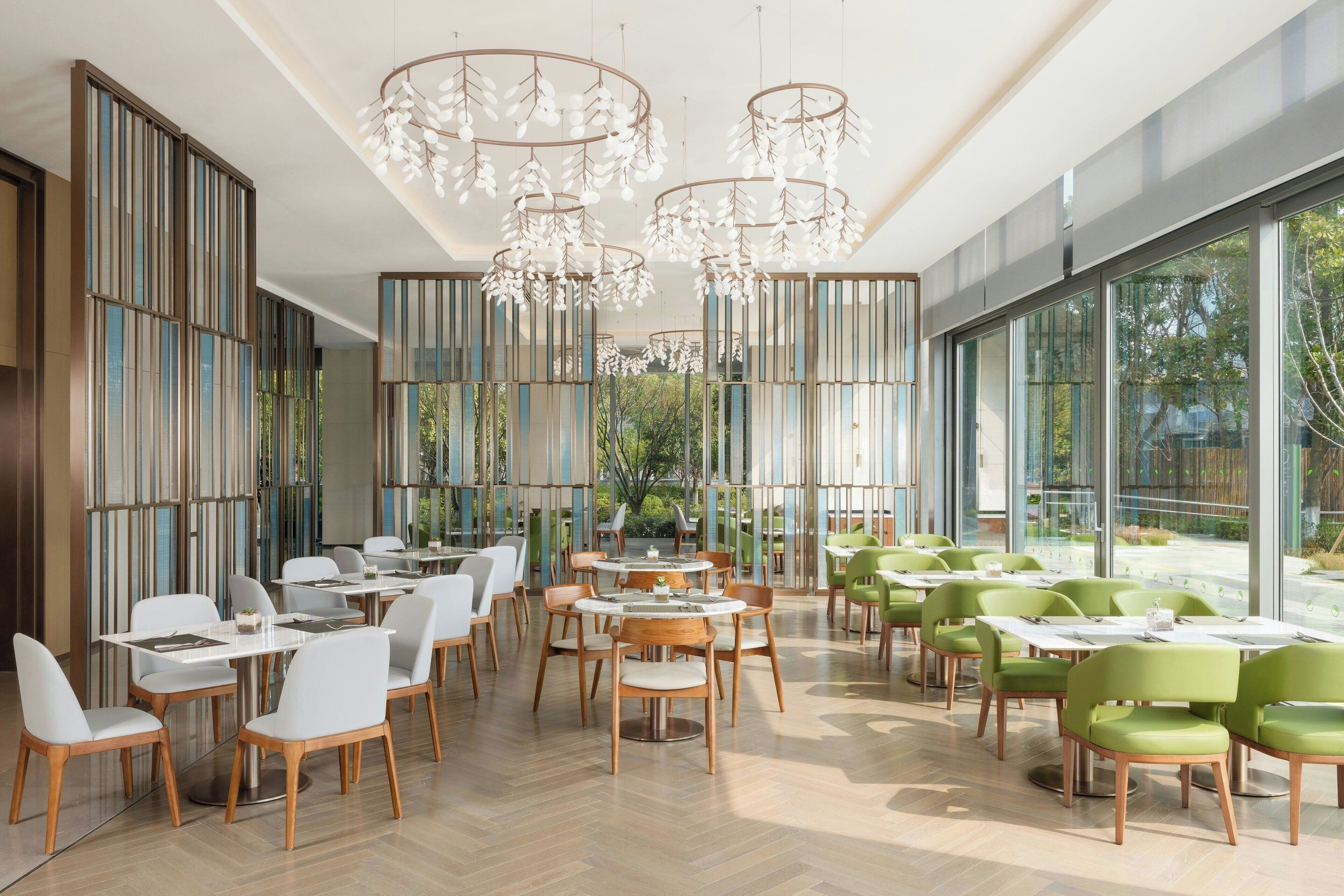 2 개의 레스토랑, 아침 식사, 점심 식사, 저녁 식사 제공(세계 요리)