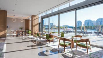 2 restaurants, breakfast, lunch, dinner served; international cuisine
