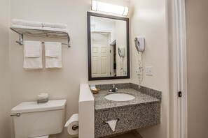 Room, 1 King Bed | Bathroom | Free toiletries, hair dryer, towels