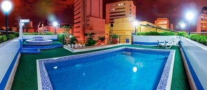 Piscine sur le toit