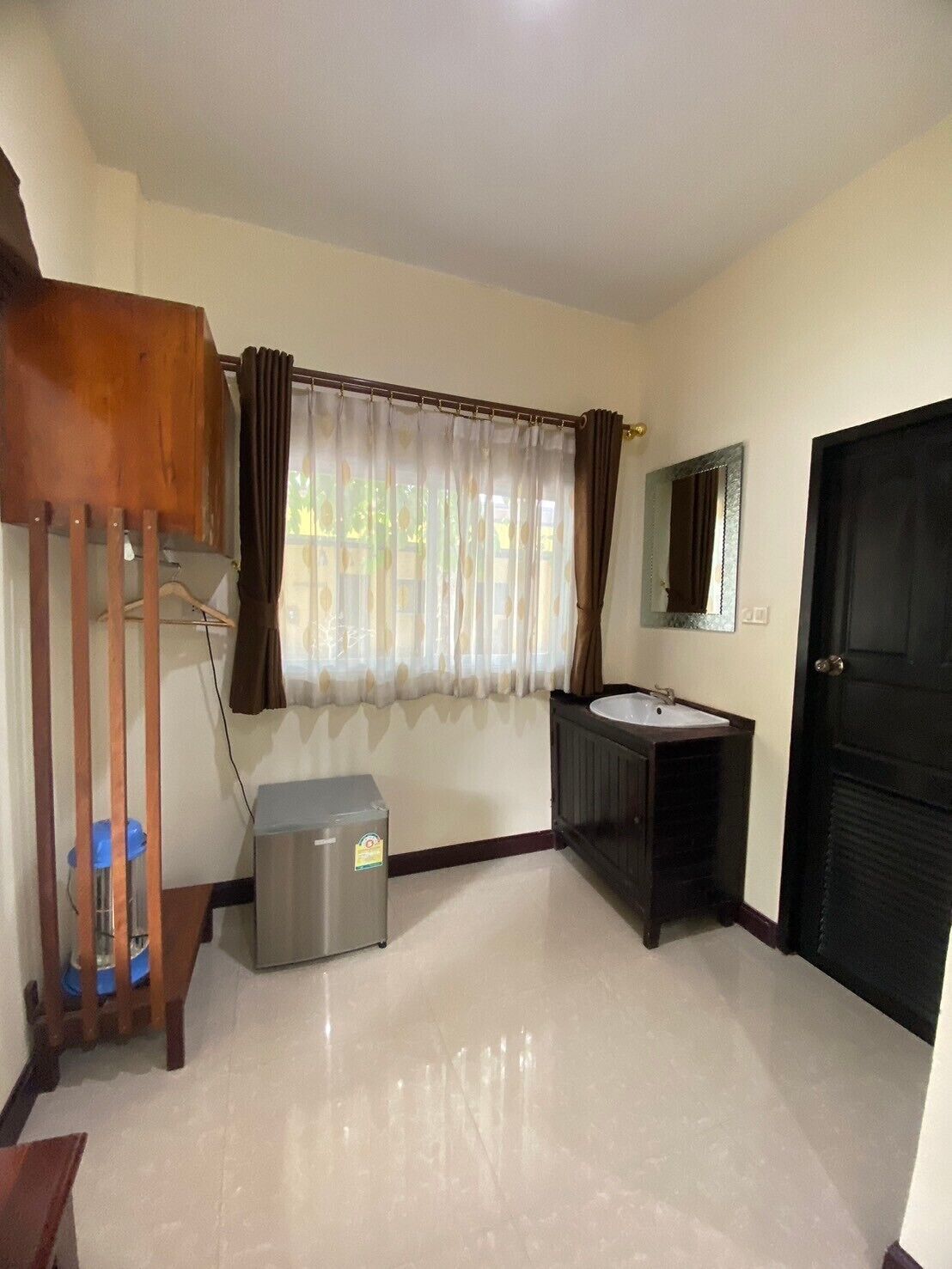 bungalow double bed | desk, rollaway beds, free wifi