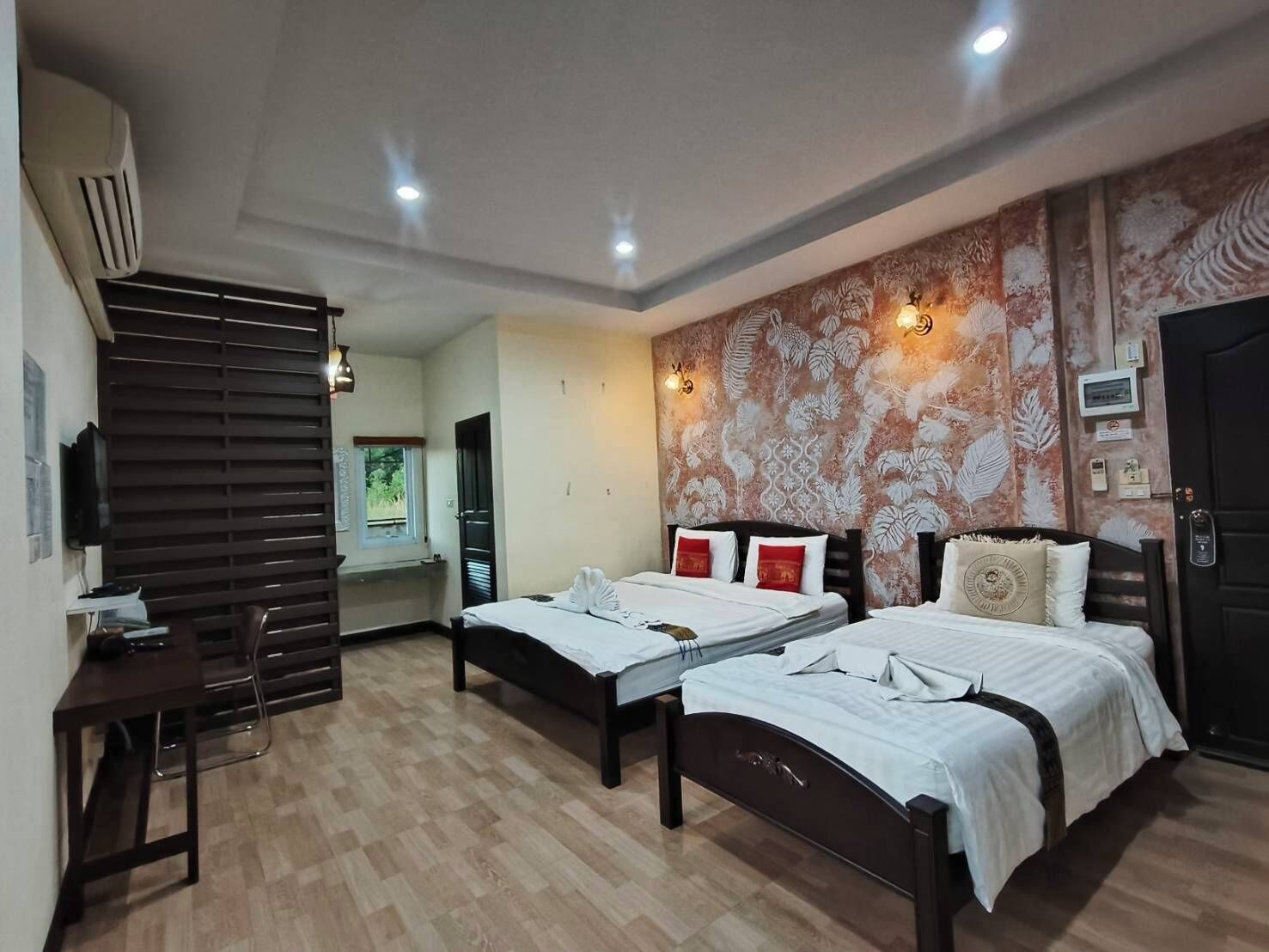 Triple Room  | Desk, rollaway beds, free WiFi