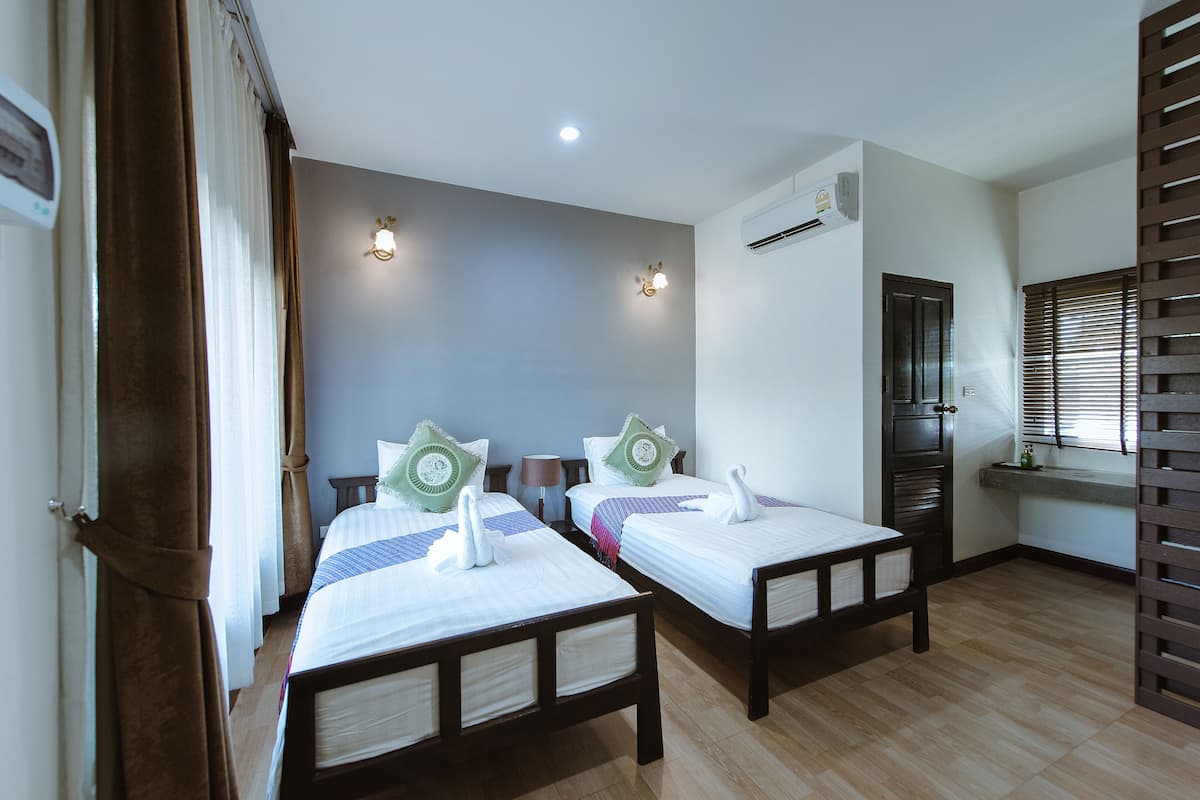 Standard Room / Twin Bed | Desk, rollaway beds, free WiFi