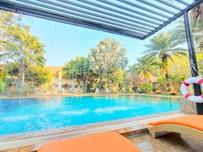 Outdoor pool - Park & Pool Resort (Nong Khai)