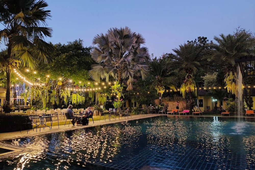 Park & Pool Resort