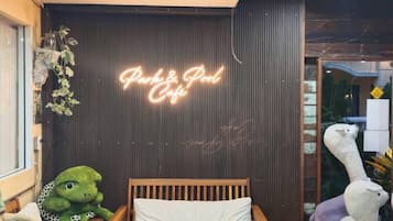 Coffee shop