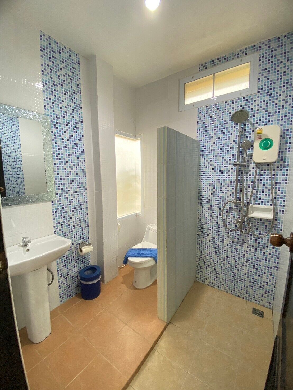 bungalow twin bed | bathroom | shower, free toiletries, towels